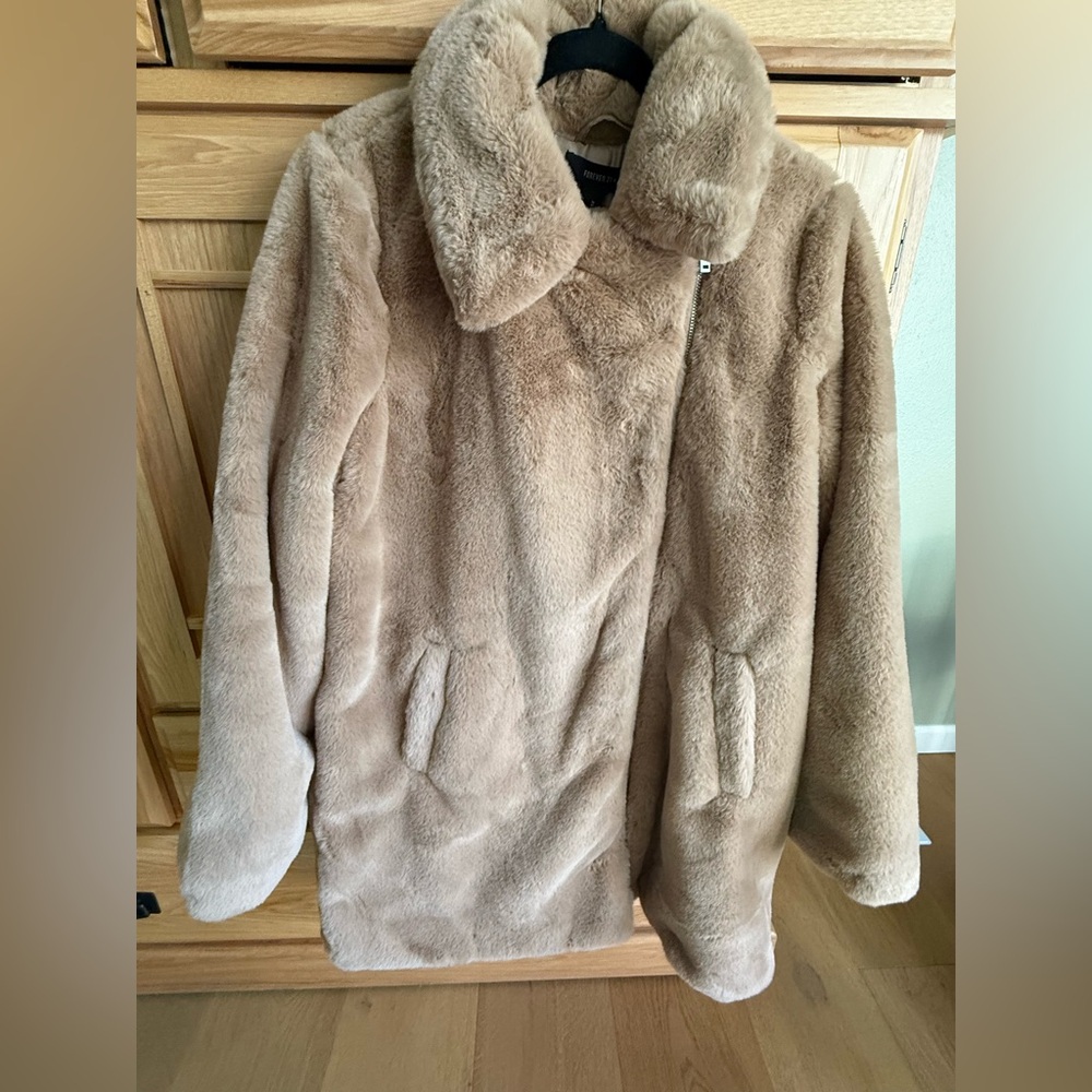 Forever‎ 21 Tan Faux Fur Teddy Jacket 1X NWT Cozy Winter Coat